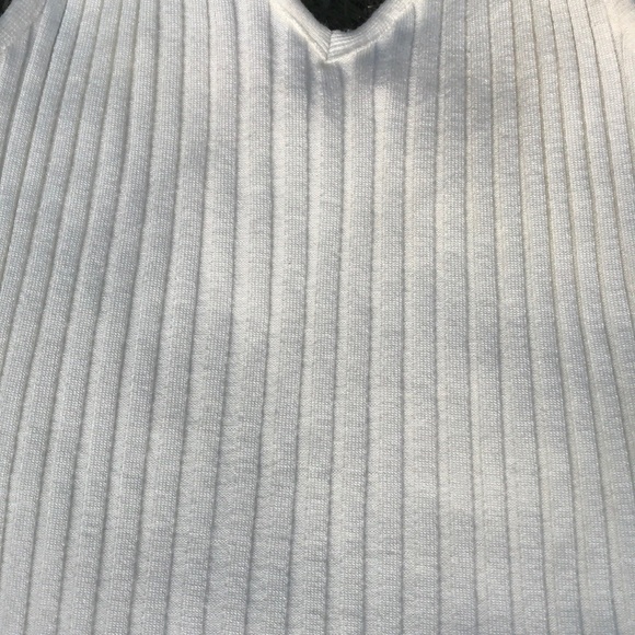 ***SOLD ON DEPOP*** White Ribbed Crop Top - Picture 4 of 8